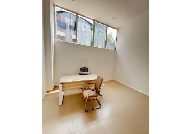 Ambient Biznesi per qira prane Spitaleve 