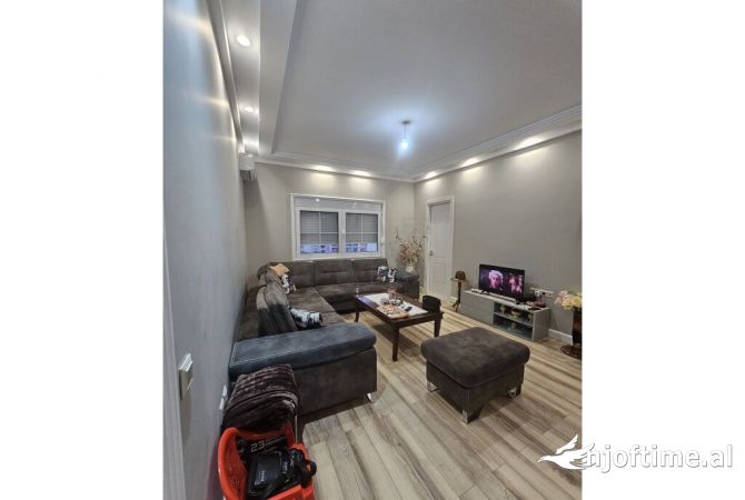 Jepet Apartament 2+1 per qira ne Misto Mame 