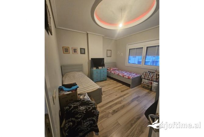 Shtepi me qera Apartament ne Tirane, 2+1, Mobilimi E mobiluar, Pagesa 450  Euro.
