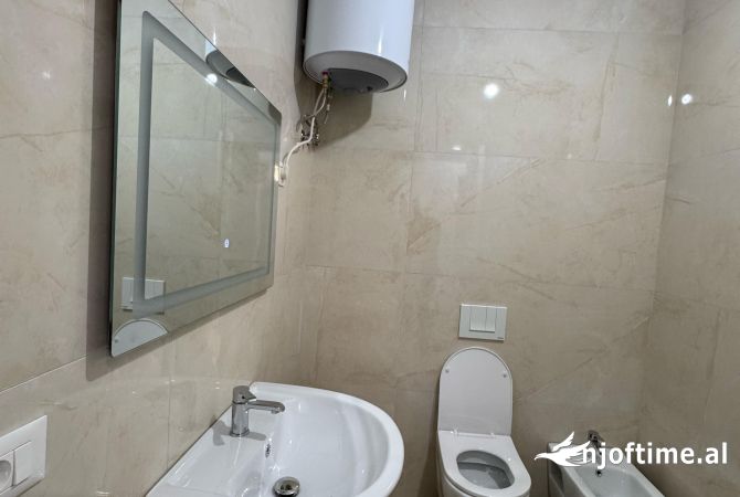 Shtepi me qera Apartament ne Tirane, 2+1, Mobilimi E mobiluar, Pagesa 500  Euro.
