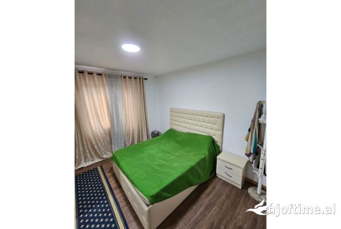Shtepi me qera Apartament ne Tirane, 1+1, Mobilimi E mobiluar, Pagesa 250  Euro.