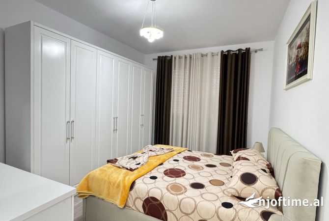 Shtepi me qera Apartament ne Tirane, 2+1, Mobilimi E mobiluar, Pagesa 500  Euro.