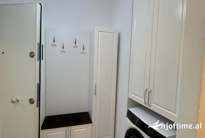 Shtepi me qera Apartament ne Tirane, 2+1, Mobilimi E mobiluar, Pagesa 500  Euro.