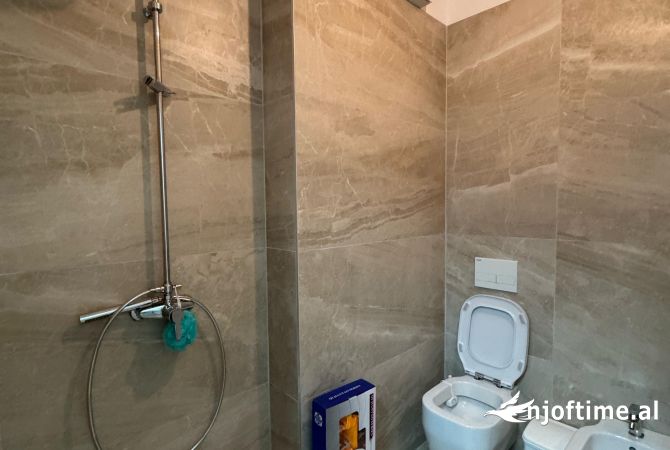 Shtepi me qera Apartament ne Tirane, 2+1, Mobilimi E mobiluar, Pagesa 500  Euro.