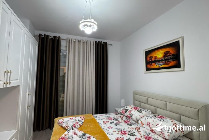 Shtepi me qera Apartament ne Tirane, 2+1, Mobilimi E mobiluar, Pagesa 500  Euro.