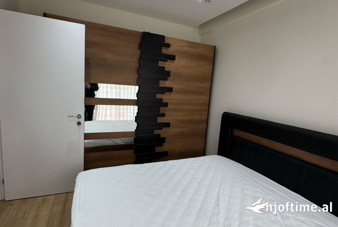 Shtepi me qera Apartament ne Tirane, 1+1, Mobilimi E mobiluar, Pagesa 400  Euro.