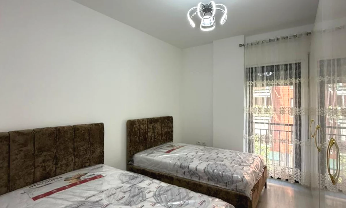 Shtepi me qera Apartament ne Tirane, 2+1, Mobilimi E mobiluar, Pagesa 70,000  Leke.