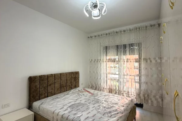 Shtepi me qera Apartament ne Tirane, 2+1, Mobilimi E mobiluar, Pagesa 70,000  Leke.