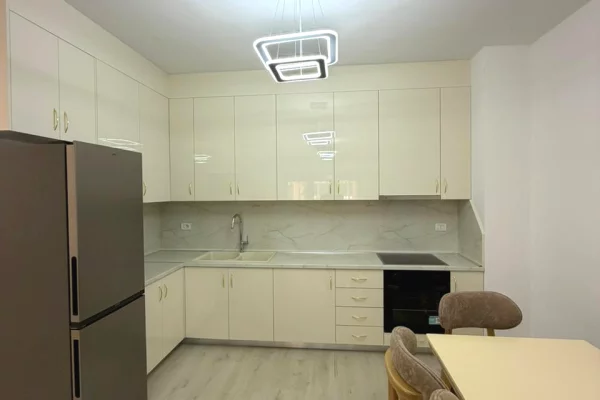 Shtepi me qera Apartament ne Tirane, 2+1, Mobilimi E mobiluar, Pagesa 70,000  Leke.