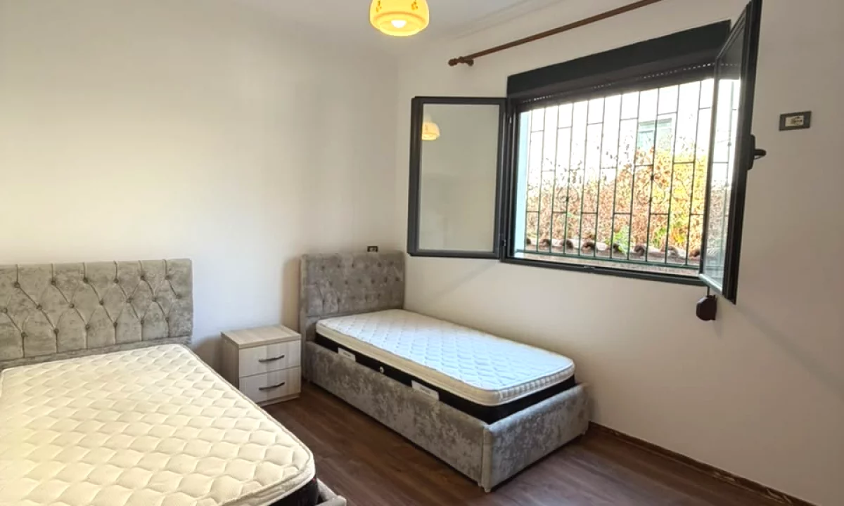 Shtepi me qera Apartament ne Tirane, 2+1, Mobilimi E mobiluar, Pagesa 450  Leke.