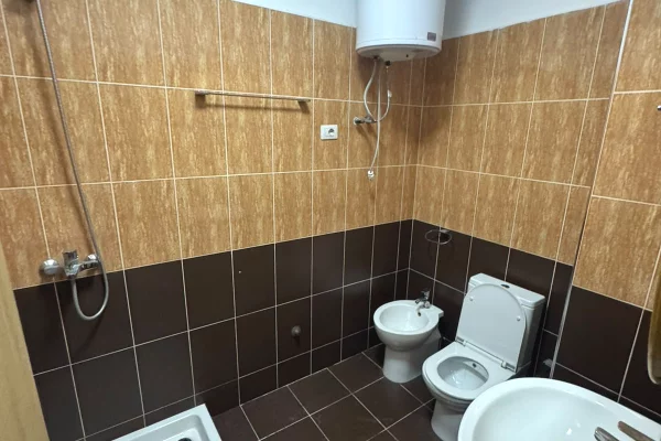  Jepet me qira apartament 2+1 në Astir!