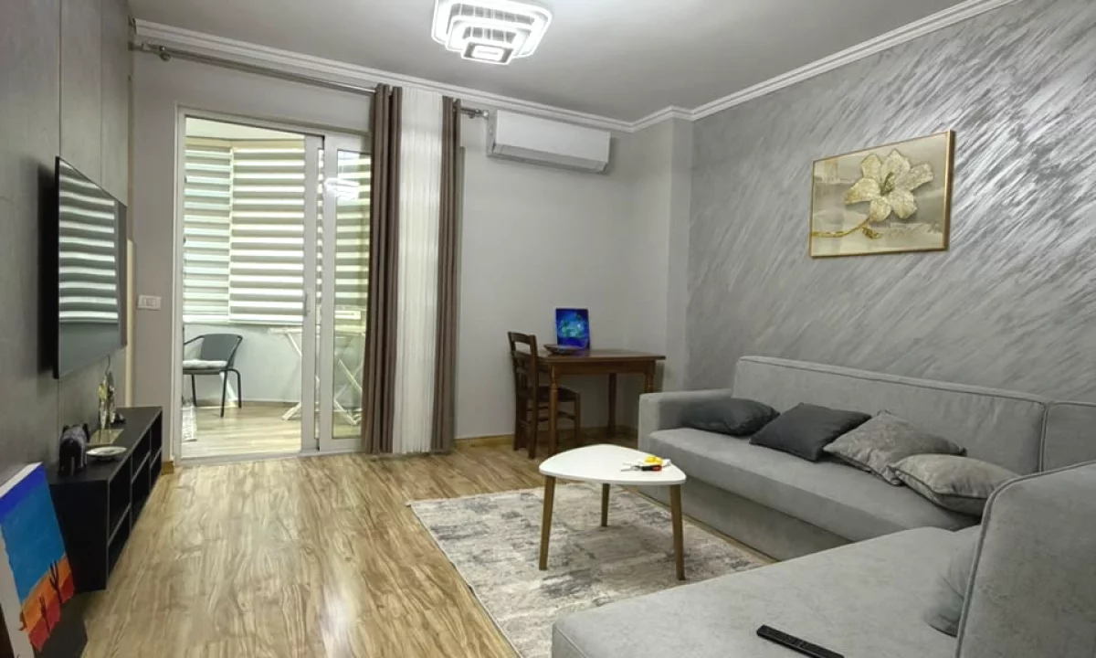 Shtepi me qera Apartament ne Tirane, 2+1, Mobilimi E mobiluar, Pagesa 80,000  Leke.
