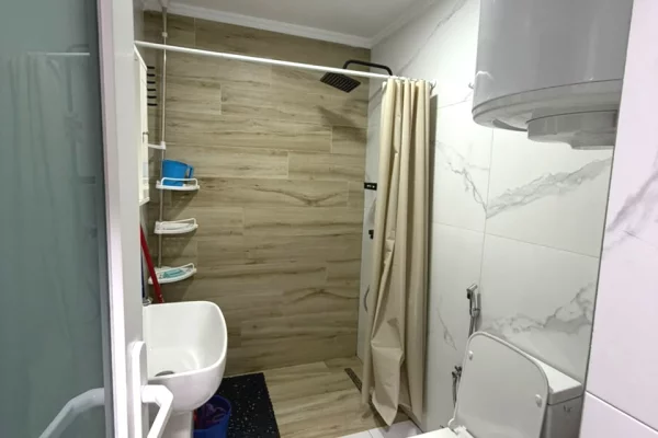 Shtepi me qera Apartament ne Tirane, 2+1, Mobilimi E mobiluar, Pagesa 80,000  Leke.
