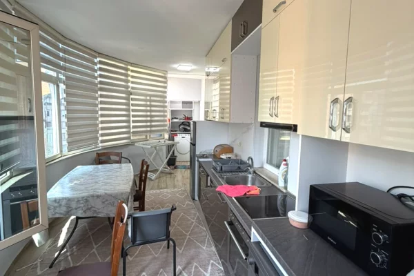 Shtepi me qera Apartament ne Tirane, 2+1, Mobilimi E mobiluar, Pagesa 80,000  Leke.