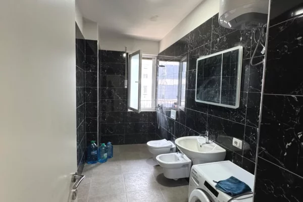 Shtepi me qera Apartament ne Tirane, 2+1, Mobilimi E mobiluar, Pagesa 500  Euro.