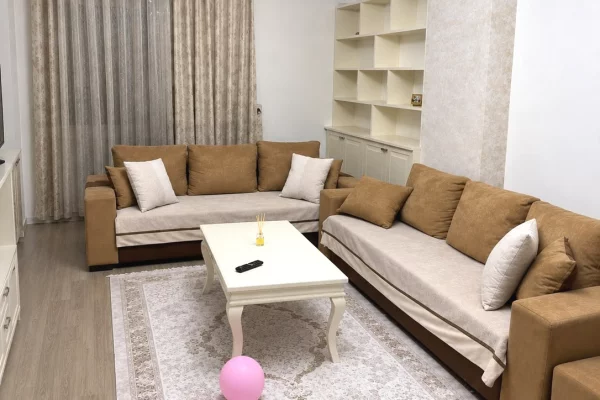 Shtepi me qera Apartament ne Tirane, 2+1, Mobilimi E mobiluar, Pagesa 55,000  Leke.