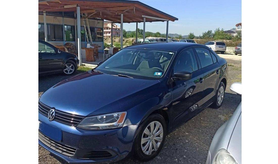 Jepet me qera Makina Volkswagen Jetta duke filluar nga 35 euro dita