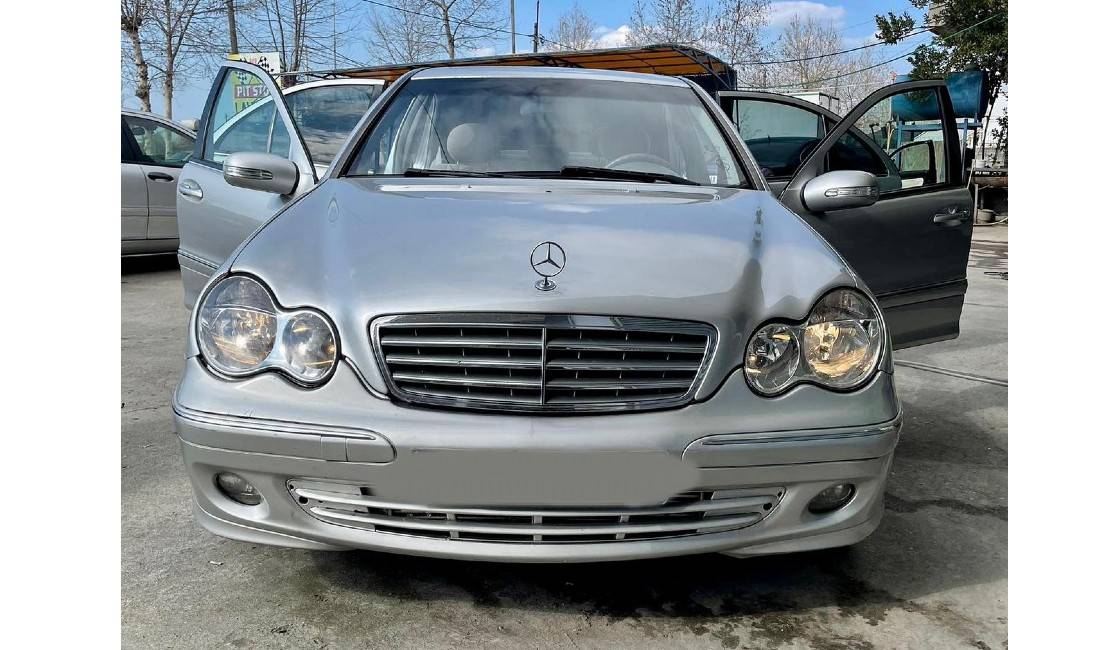  Jepet me qera Mercedez Benz C-Class duke filluar nga 35 euro ne dite 