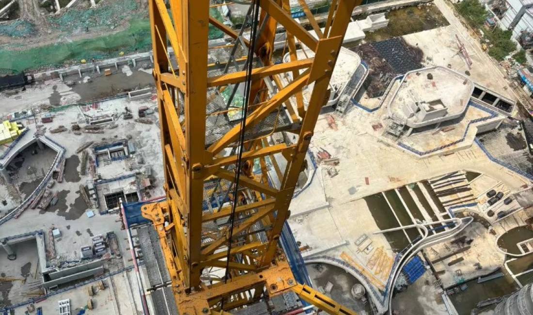 Vinc Kulle 130m lartesi, 65m krahu