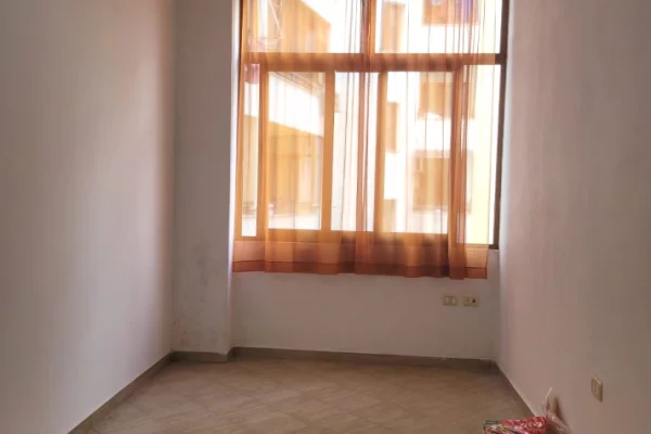 Appartamento in vendita a Tirana 1+1, SemiArredato