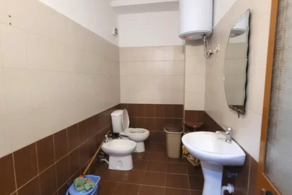 Appartamento in vendita a Tirana 1+1, SemiArredato