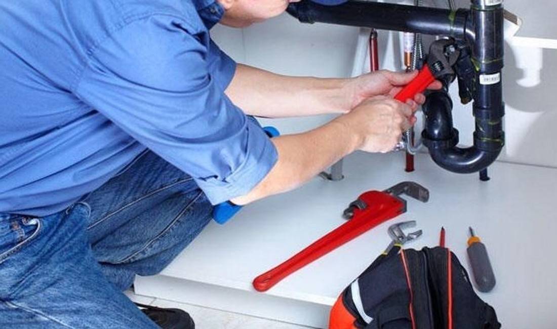 Ofrojme sherbime hidraulike 