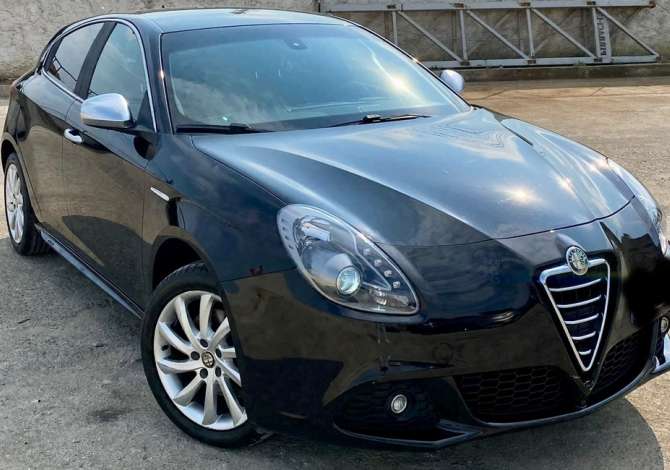 Jepet me qera makina Alfa Romeo duke filluar nga 30 euro dita 