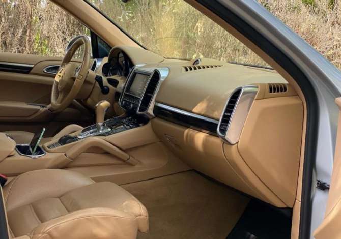 Jepet me qera Porche Cayenne duke filluar nga 200 euro ne dite