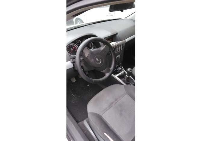 Jepet me qera Opel Astra duke filluar nga 25 euro ne dite