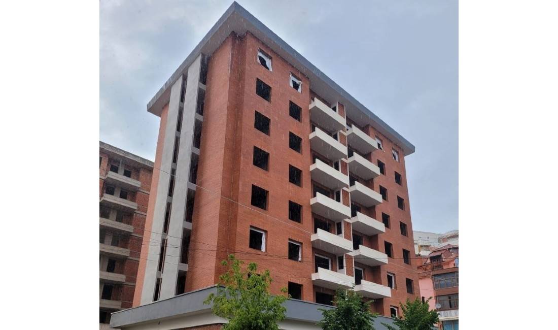 Kompani e dedikuar ne sektorin e arredimit te ambienteve te brendshme dhe te jashtme