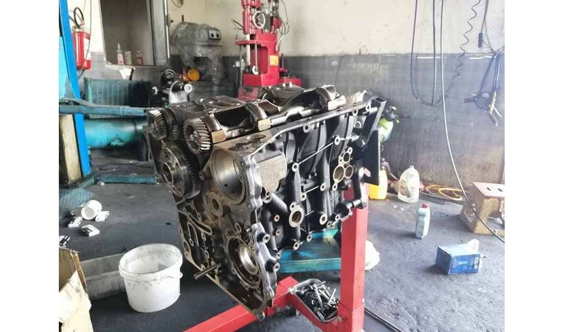 Auto Servis ofron sherbime motorrike ,xhenerike,radifikim,zmerilim,pjese kembimi