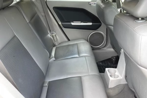 Auto in Vendita a Tirana, Dodge, 2007 gasoline-gas,Kambio Automatik Pagamento 3,500  Euro.