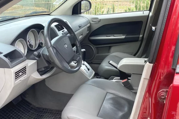 Auto in Vendita a Tirana, Dodge, 2007 gasoline-gas,Kambio Automatik Pagamento 3,500  Euro.