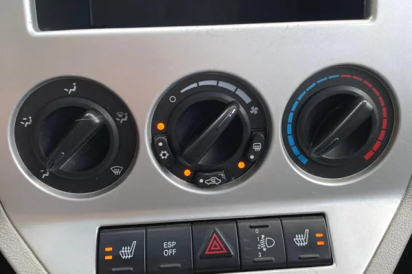 Auto in Vendita a Tirana, Dodge, 2007 gasoline-gas,Kambio Automatik Pagamento 3,500  Euro.