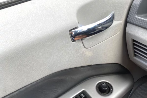 Auto in Vendita a Tirana, Dodge, 2007 gasoline-gas,Kambio Automatik Pagamento 3,500  Euro.