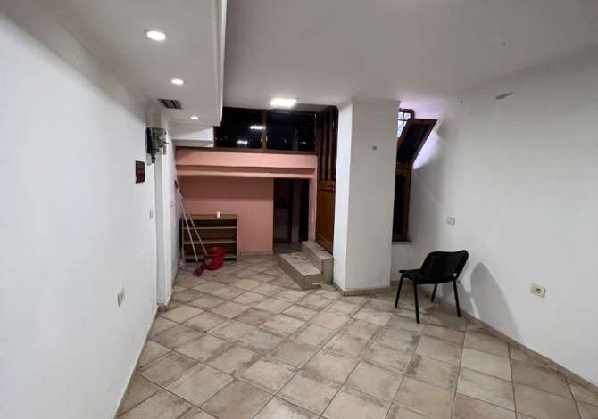 Dyqan me qera ne rrugen Bardhyl