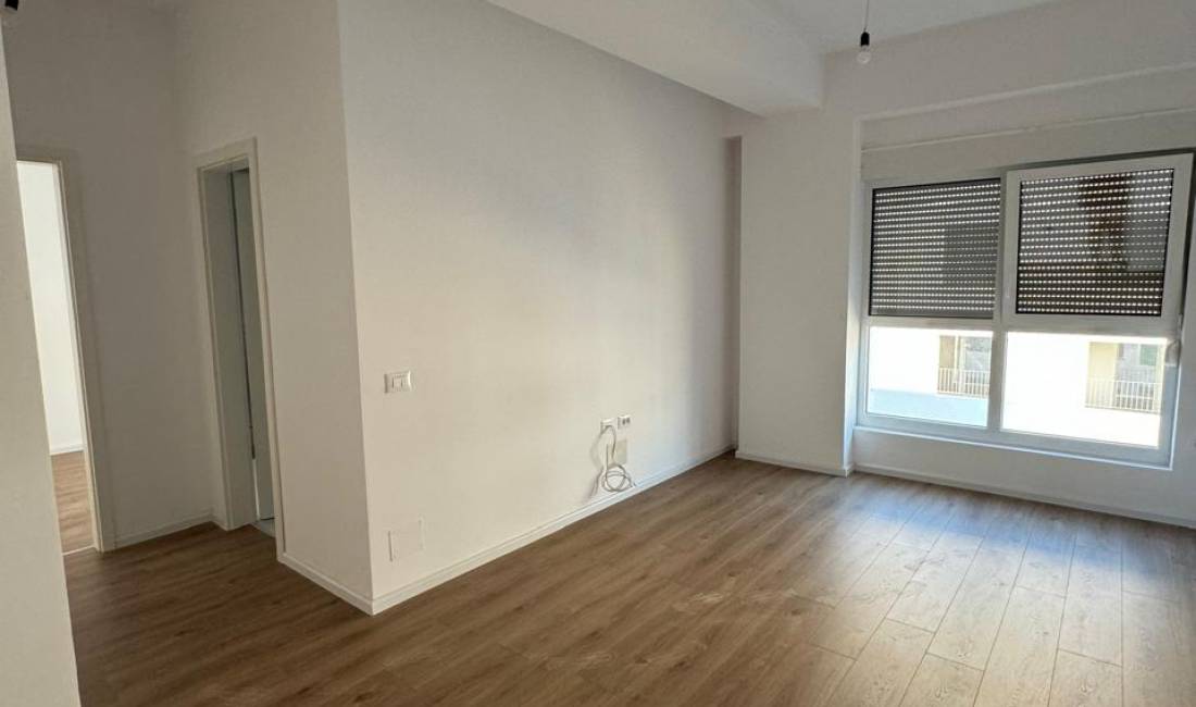 Appartamento in affitto a Tirana 1+1, Vuoto