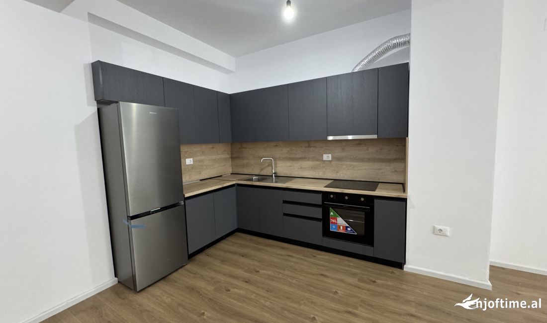 Shtepi me qera Apartament ne Tirane, 2+1, Mobilimi Bosh, pa mobiluar, Pagesa 40,000  Leke.