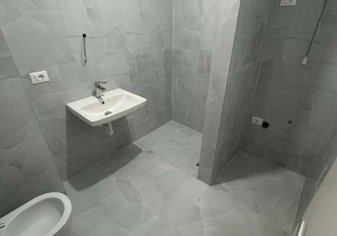 Appartamento in affitto a Tirana 2+1, Vuoto