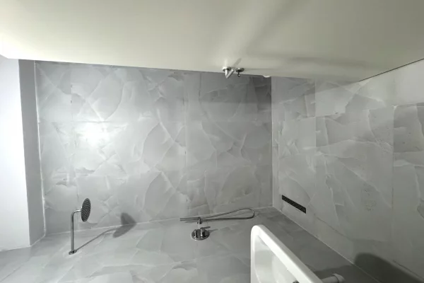 Appartamento in affitto a Tirana 1+1, SemiArredato