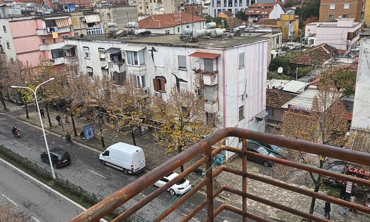 Appartamento in affitto a Tirana 2+1, Arredato