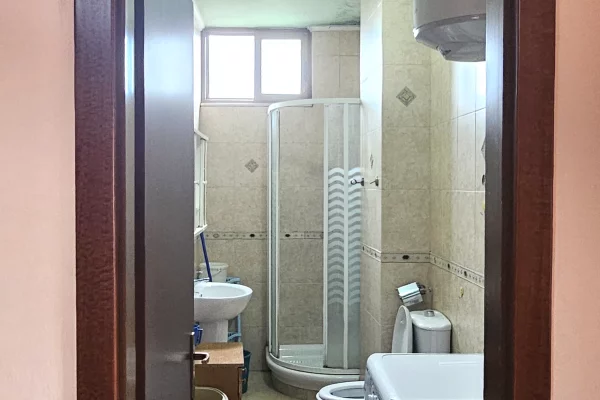 Appartamento in affitto a Tirana 2+1, Arredato