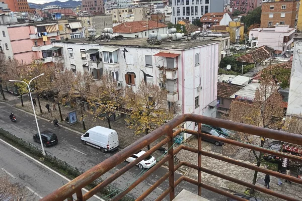 Apartament 2+1 me qera rruga Bardhyl