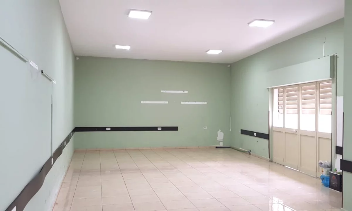 Ambjent biznesi 100m2 me qera