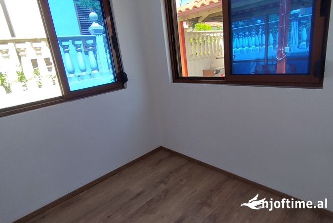 Shtepi ne shitje Shtepi Private ne Fier, 1+1, Mobilimi Bosh, pa mobiluar, Pagesa 55,000  Euro.