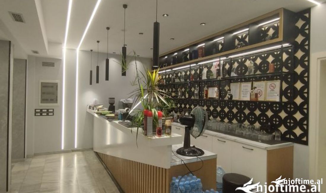 Jepet me qera lokali 300 m2 ne qender te Fierit