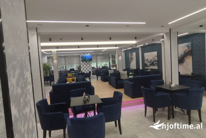 Jepet me qera lokali 300 m2 ne qender te Fierit