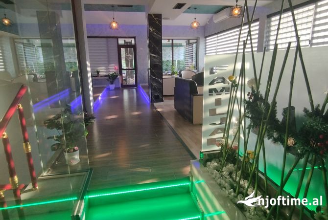 Jepet me qera lokali 300 m2 ne qender te Fierit