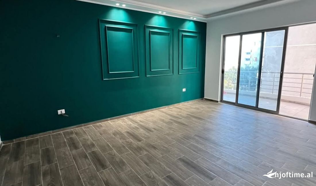 Shtepi ne shitje Apartament ne Fier, 2+1, Mobilimi Bosh, pa mobiluar, Pagesa 95,000  Euro.