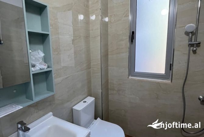 Shtepi ne shitje Apartament ne Fier, 2+1, Mobilimi Bosh, pa mobiluar, Pagesa 95,000  Euro.
